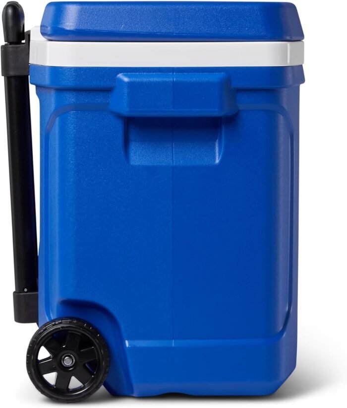 Igloo 28 Qt Blue Wheeled Cooler with Locking Telescoping Handle - Image 3